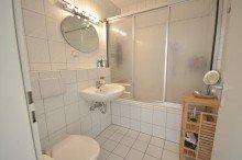 Badezimmer Charmante 1,5-Zimmer-Wohnung mit Einbauk�che, Balkon und Stellplatz