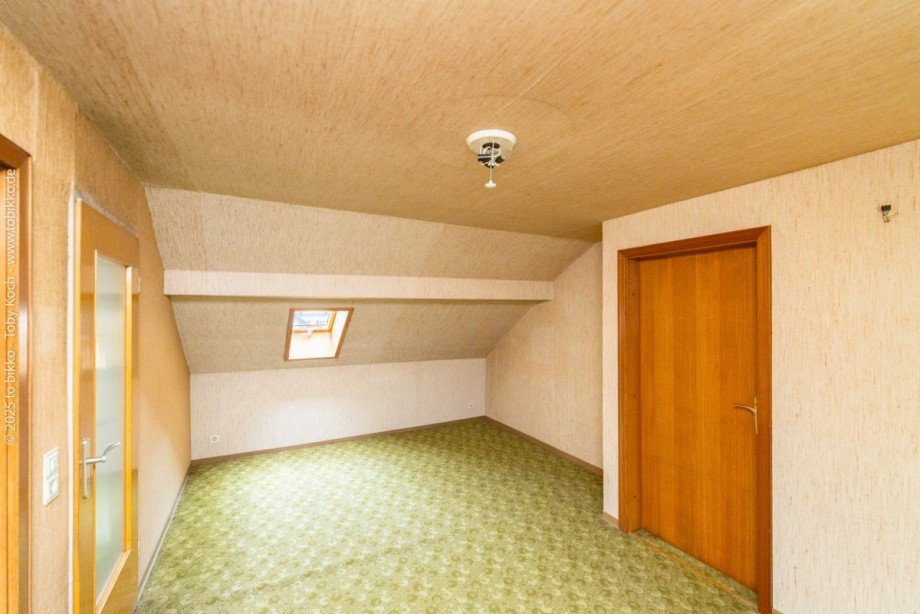 Dachboden Raum 1 Zweifamilienhaus Florstadt