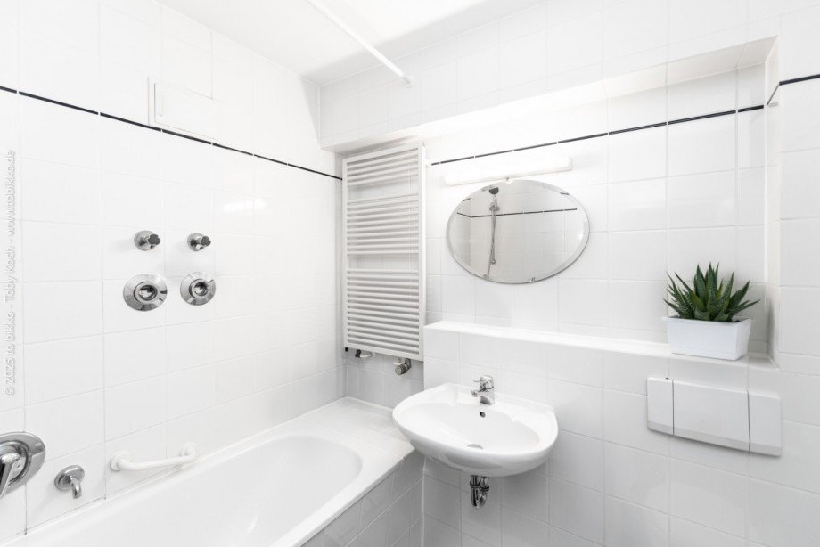 Bad - 1. OG links Mehrfamilienhaus Neu-Isenburg