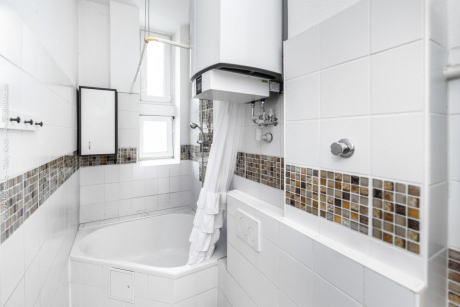 Badezimmer 1. OG Mehrfamilienhaus Frankfurt am Main