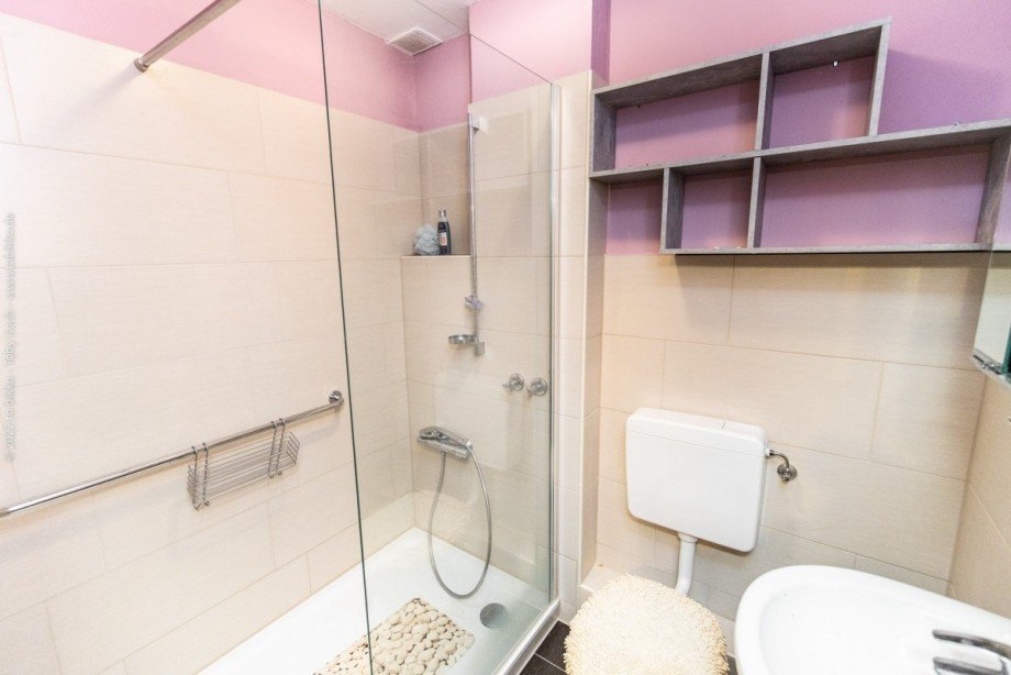 Badezimmer 1.OG Reihenmittelhaus Neu-Isenburg