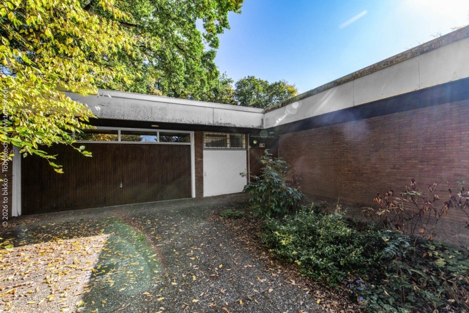 Hausansicht mit Garage Villa Neu-Isenburg