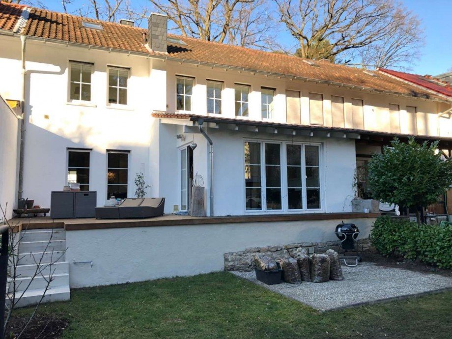 R�ckansicht und Terrasse Reihenhaus Neu-Isenburg