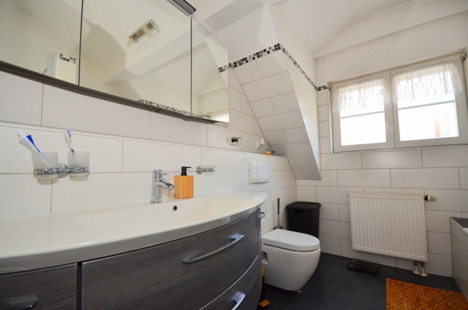 Badezimmer Dachgeschosswohnung Rodgau