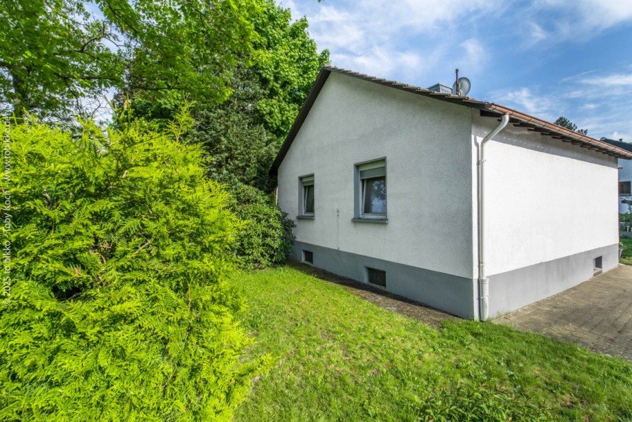 Hofansicht Vorderhaus Einfamilienhaus Neu-Isenburg