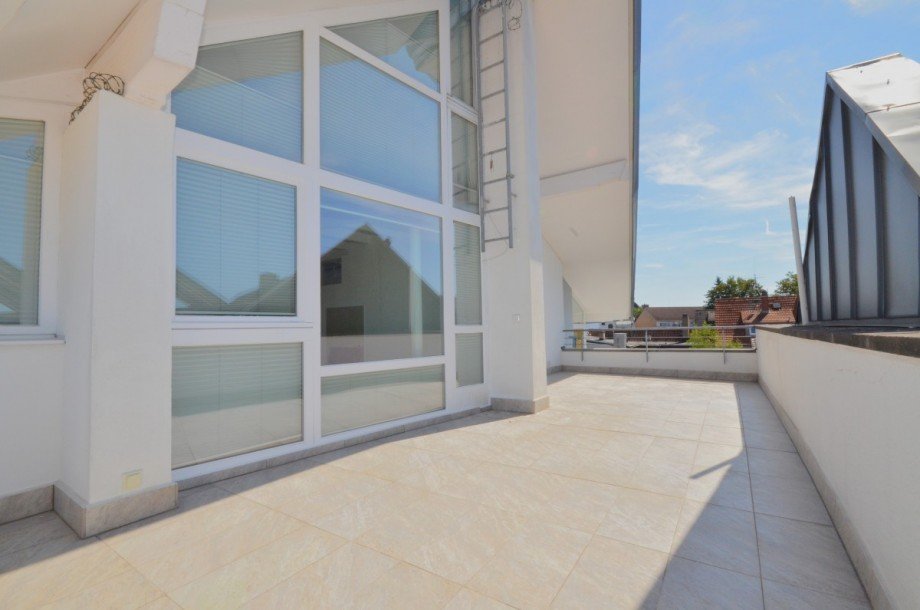 Dachterrasse S�dseite Maisonettewohnung Neu-Isenburg