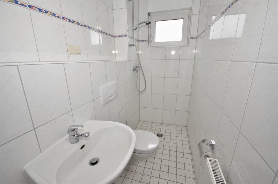 Badezimmer EG Doppelhaush�lfte R�dermark