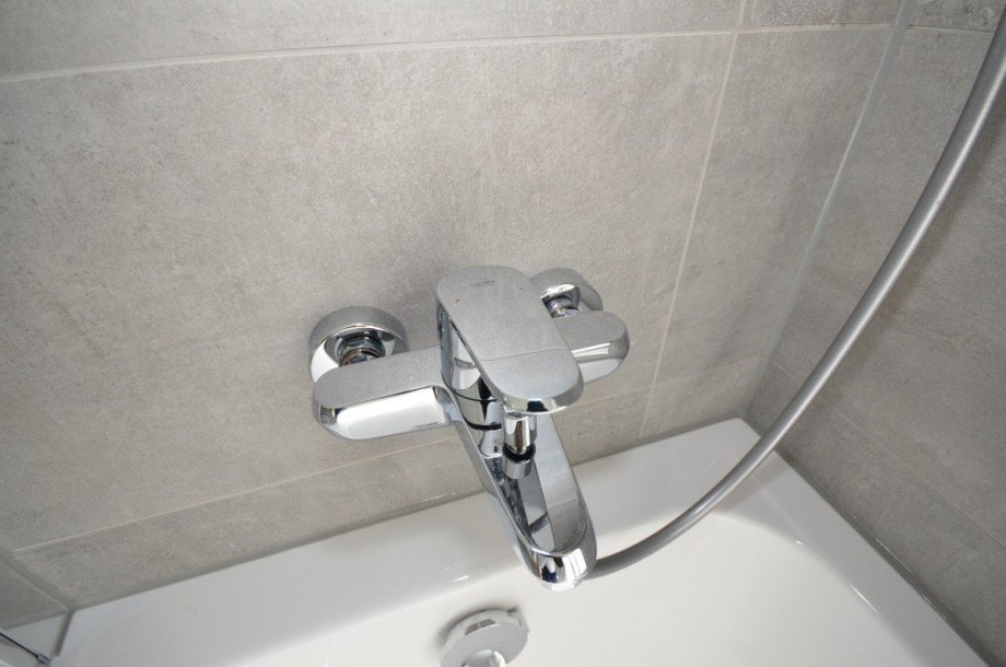 Armatur Badewanne - OG Doppelhaush�lfte Neu-Isenburg