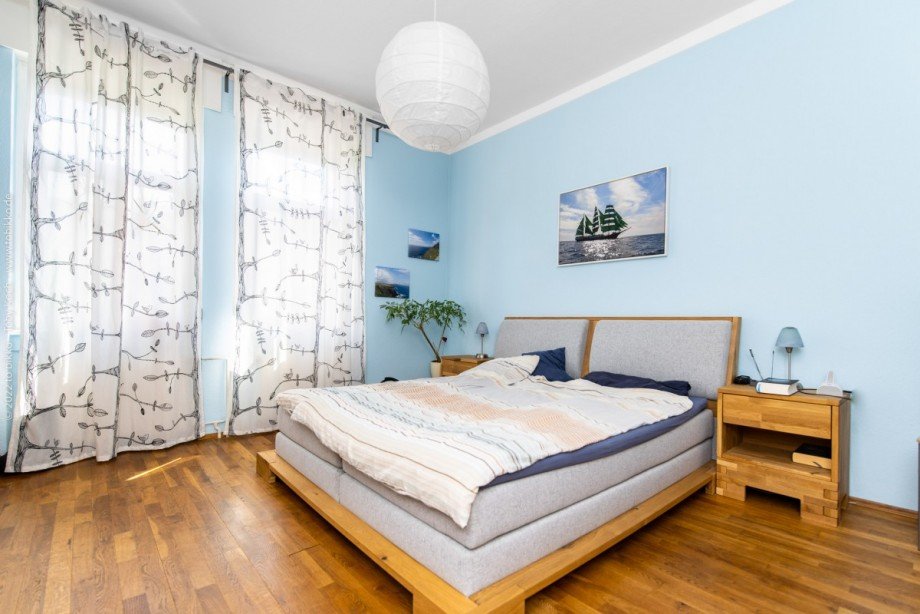 Schlafzimmer 1.OG Mehrfamilienhaus Neu-Isenburg