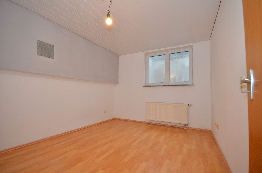 Schlafzimmer Souterrainwohnung Rodgau