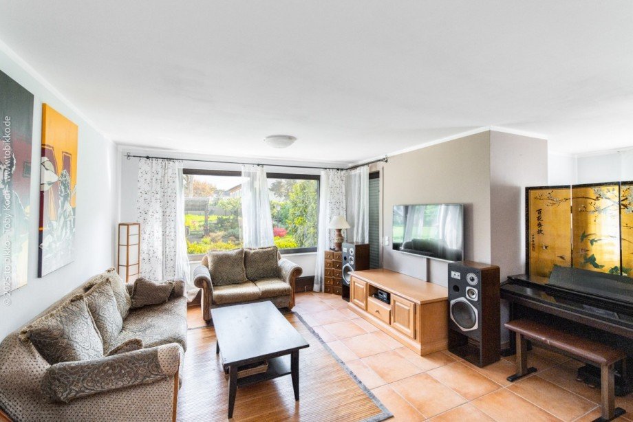 Wohnzimmer EG Mehrfamilienhaus Neu-Isenburg