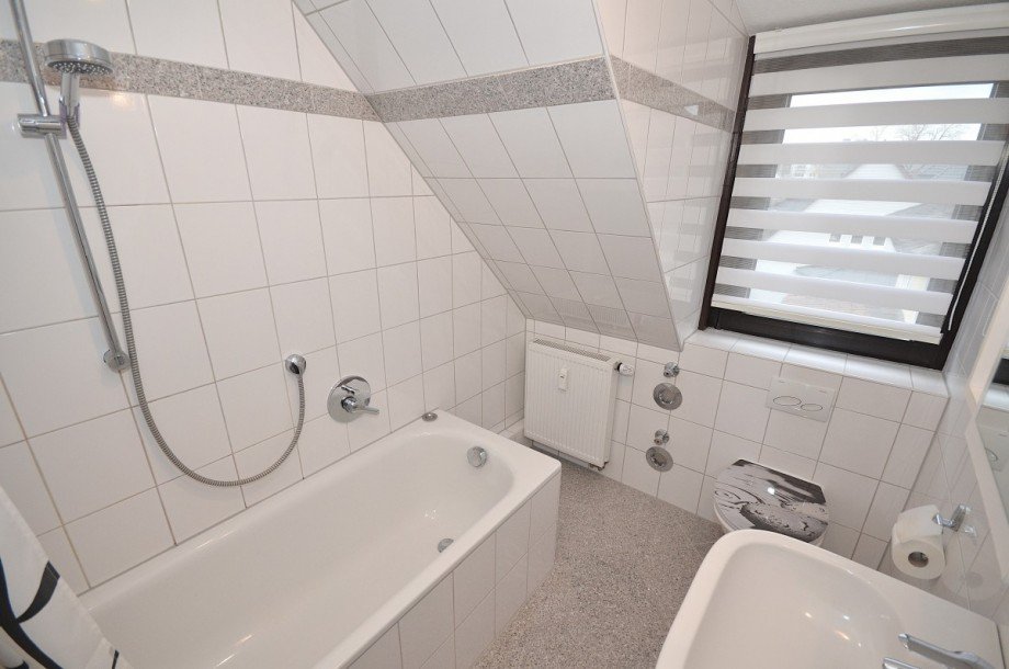 Badezimmer Dachgeschosswohnung Neu-Isenburg