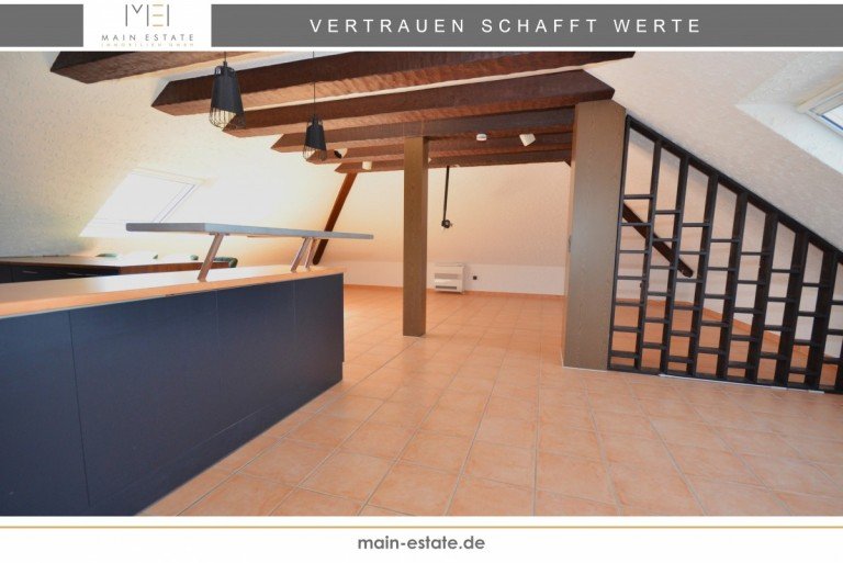Wohn- und Esszimmer Neu-Isenburg Dachgeschosswohnung Lichtdurchflutete 2-Zimmer-Wohnung mit Klimaanlage und Garage