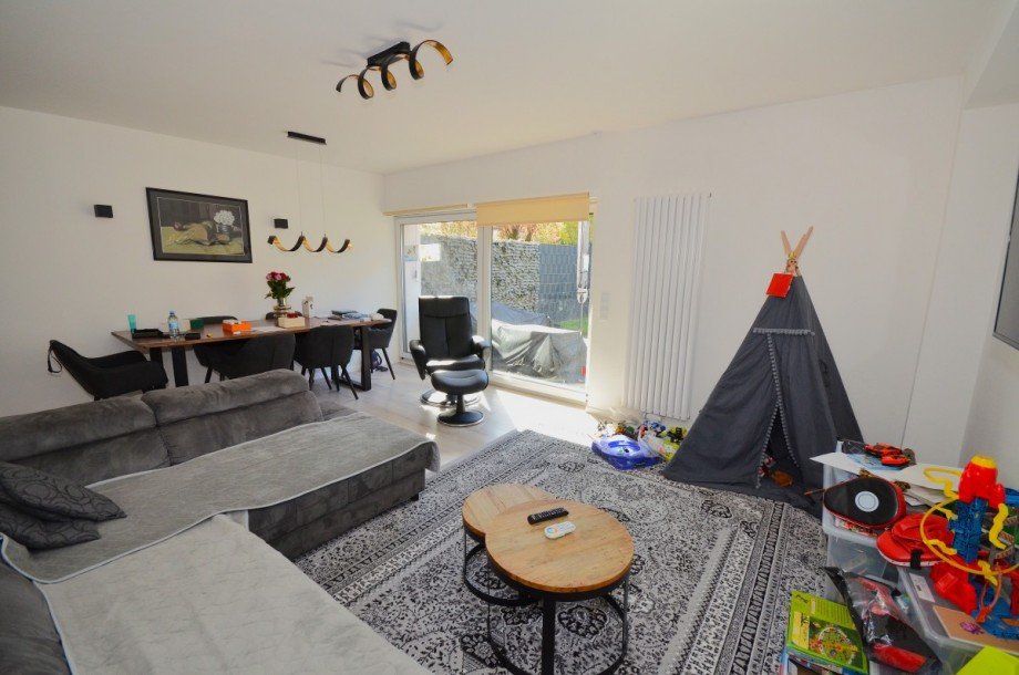 Wohn- und Esszimmer EG Reihenmittelhaus Neu-Isenburg