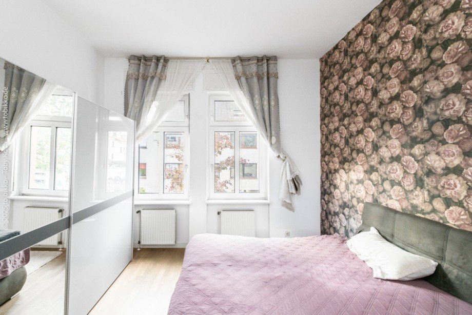 Schlafzimmer 1. OG Mehrfamilienhaus Neu-Isenburg