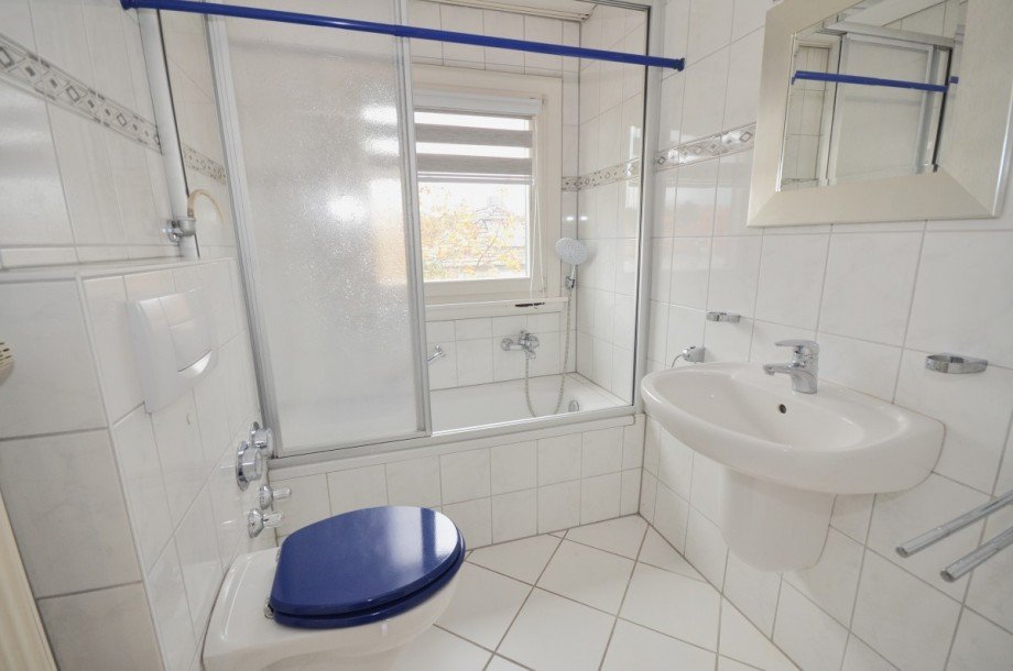 Badezimmer Dachgeschosswohnung Neu-Isenburg