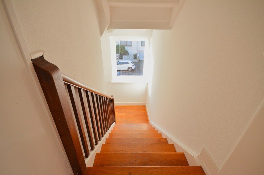 Treppenabgang von der Eingangst�r Maisonettewohnung Frankfurt am Main