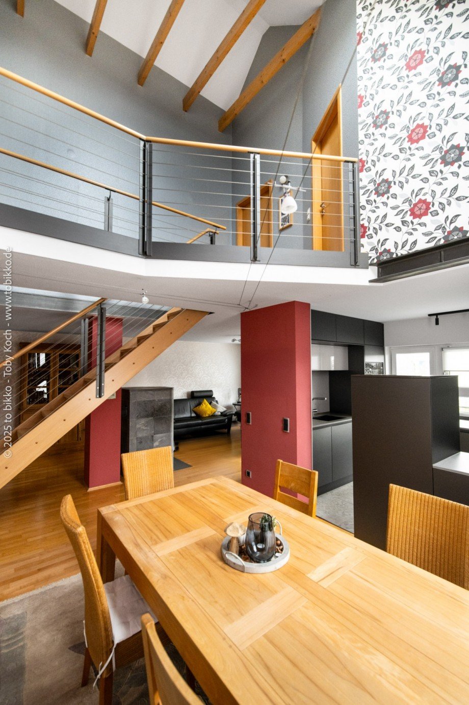 Essbereich mit Blick zur Galerie Zweifamilienhaus M�hlheim am Main