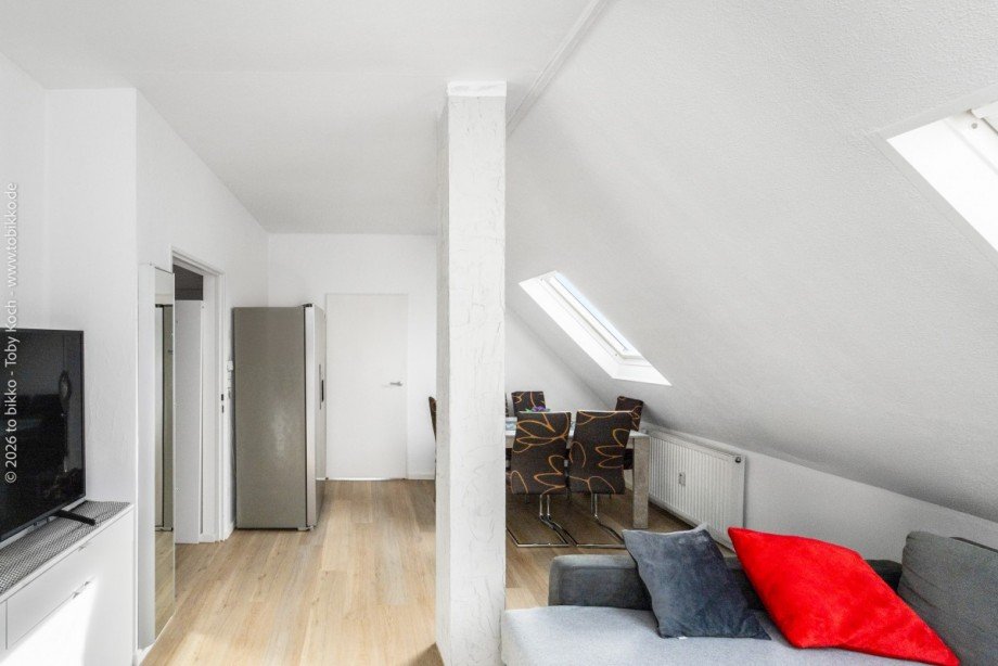 Vorderhaus - Wohnung DG Wohnzimmer Mehrfamilienhaus Dreieich