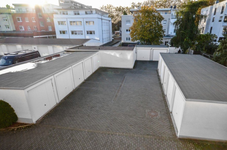 Hinterhof Mehrfamilienhaus Neu-Isenburg