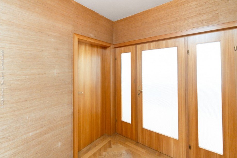 Flur OG Zweifamilienhaus Neu-Isenburg