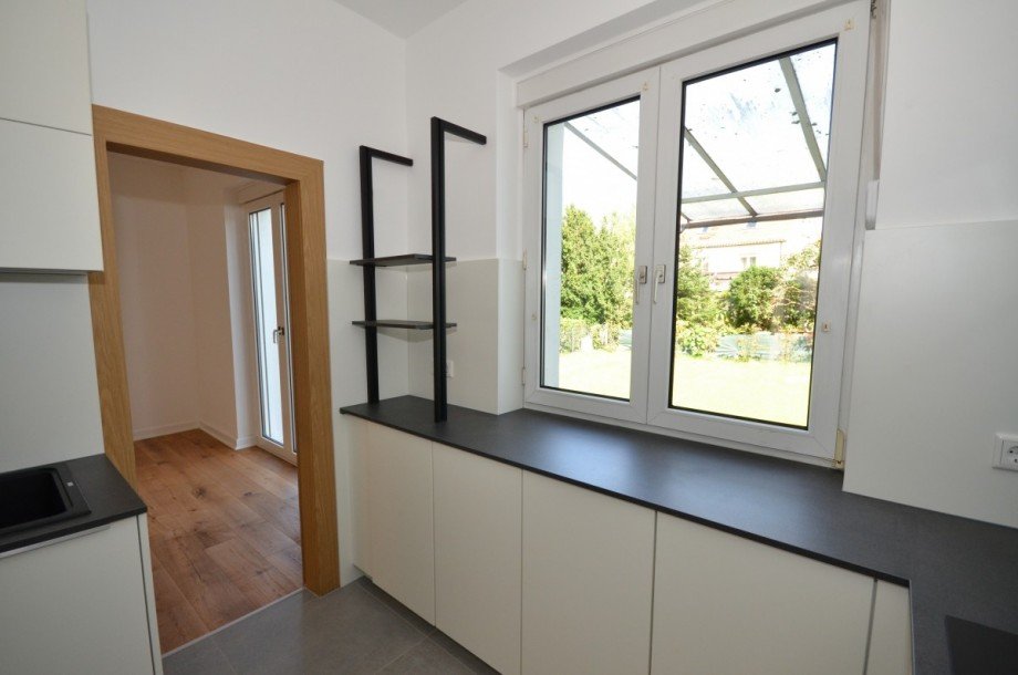 K�che mit Blick in den Garten - EG Doppelhaush�lfte Neu-Isenburg