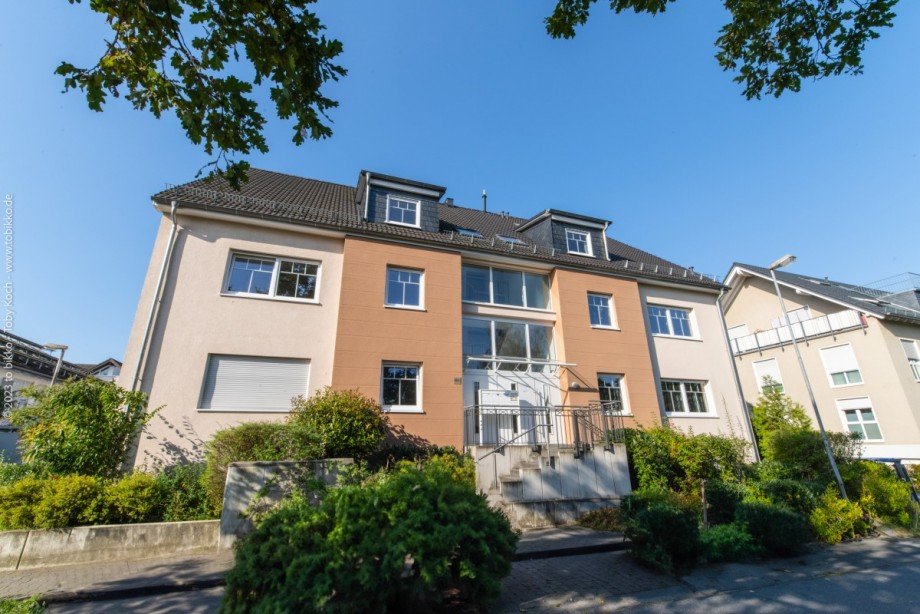 Stra�enansicht Maisonettewohnung Neu-Isenburg