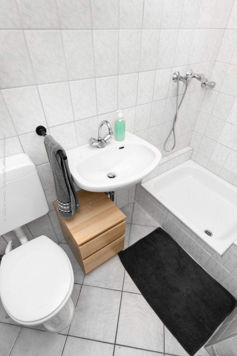 Badezimmer EG links Mehrfamilienhaus Neu-Isenburg