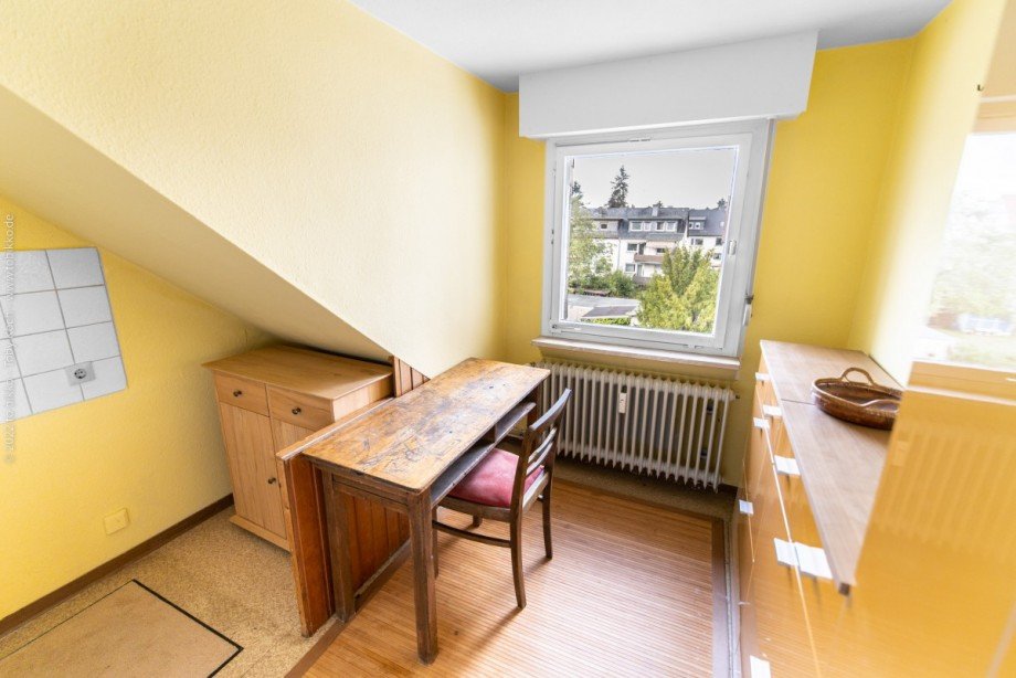 K�che Wohnung DG Mehrfamilienhaus Neu-Isenburg