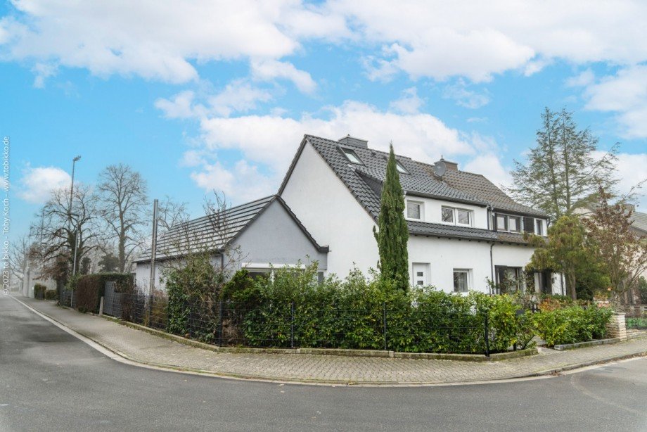 Vorderansicht Doppelhaush�lfte Neu-Isenburg