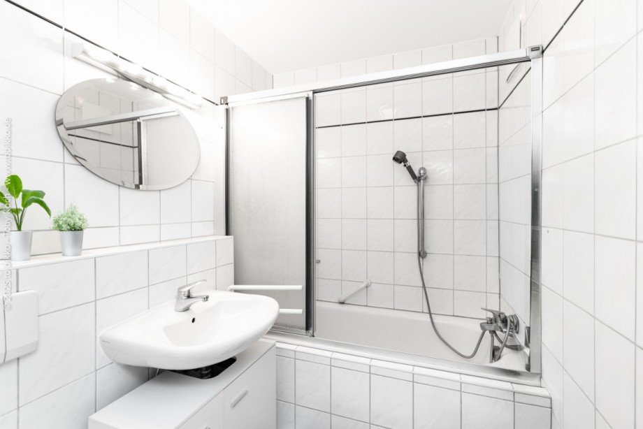 Bad - 1. OG rechts Mehrfamilienhaus Neu-Isenburg