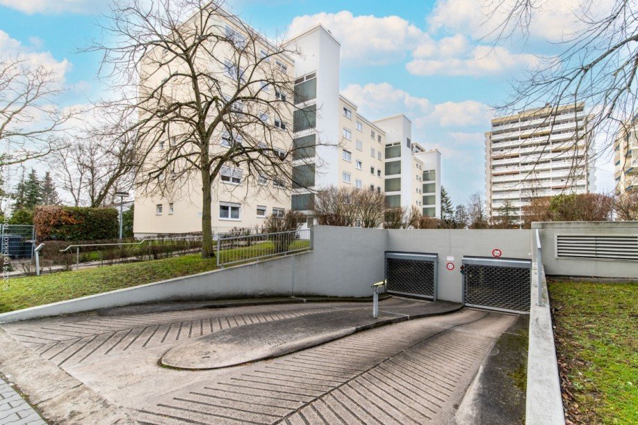 Einfahrt Tiefgarage Etagenwohnung Neu-Isenburg