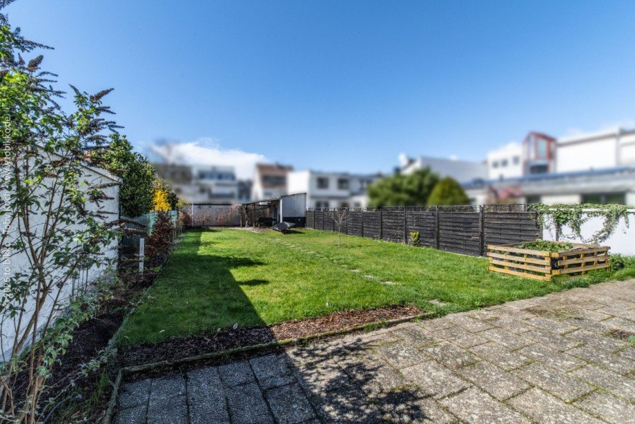 Garten Doppelhaush�lfte Neu-Isenburg