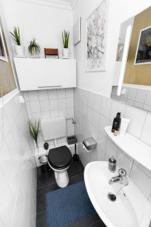 G�ste-WC Attraktive Lage - Gepflegte 3,5-Zimmer-Wohnung mit Tiefgaragenstellplatz in Neu-Isenburg