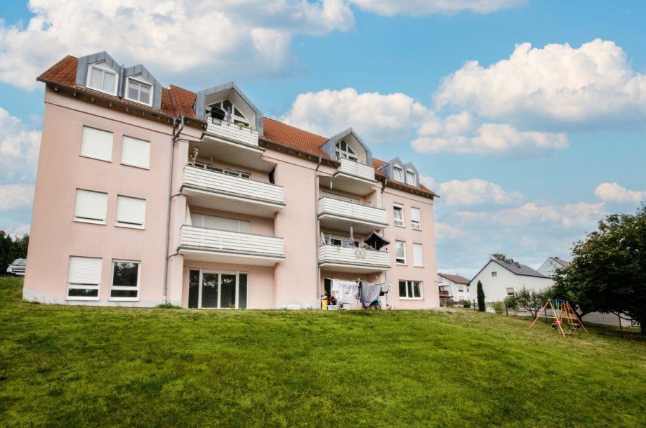 R�ckansicht Mehrfamilienhaus Flieden