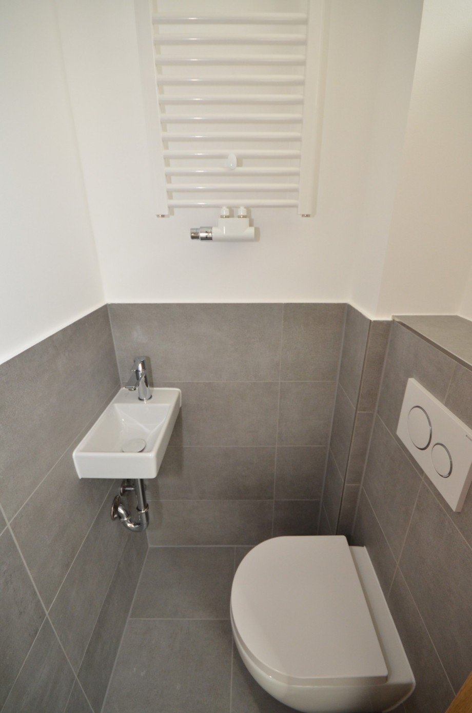 G�ste-WC - EG Doppelhaush�lfte Neu-Isenburg