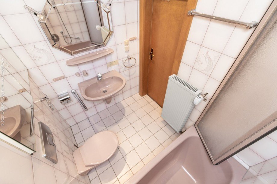 Badezimmer OG Reihenmittelhaus Neu-Isenburg