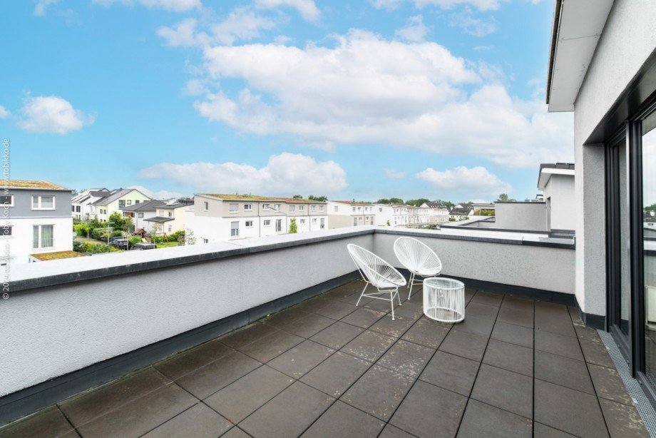 Dachterrasse mit Weitblick Doppelhaush�lfte Dreieich