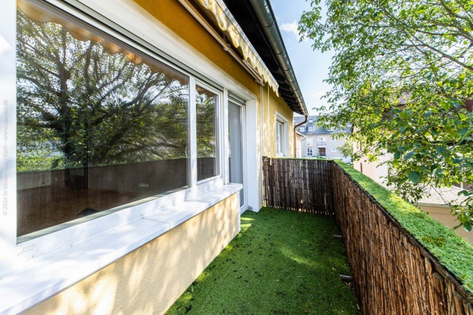 Balkon Obergeschoss Mehrfamilienhaus Neu-Isenburg