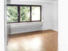 Schlafzimmer - OG Neu-Isenburg: Gewerbegrundst�ck mit Werkshalle, Wohnhaus und Garagen sowie attraktiven Bauoptionen
