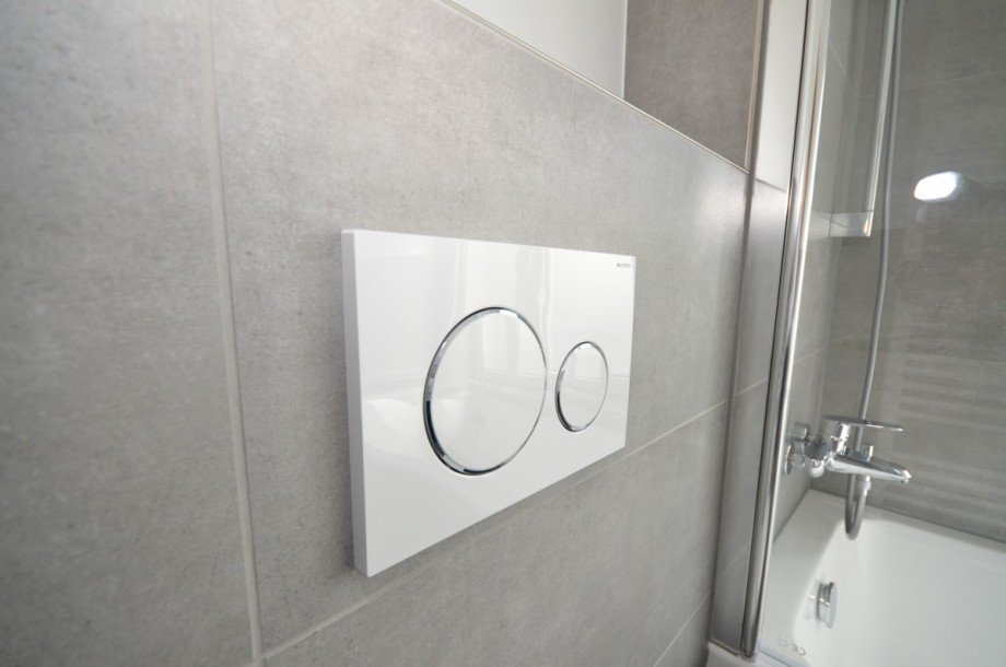 Geberit-Sp�lsystem Doppelhaush�lfte Neu-Isenburg