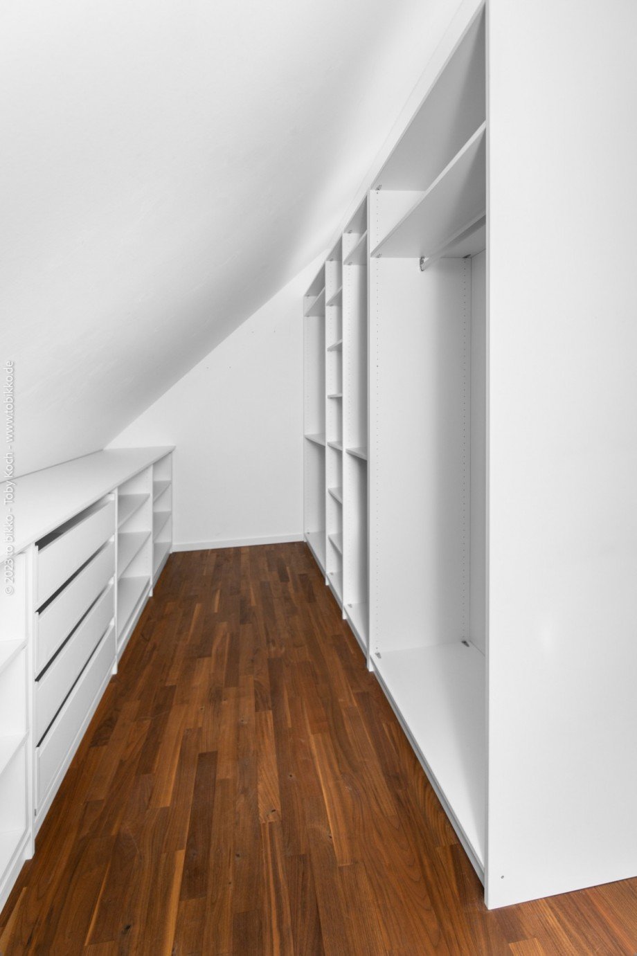Ankleidezimmer - SB Maisonettewohnung Neu-Isenburg