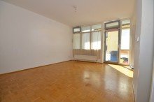 Wohn- und Esszimmer Charmante 1,5-Zimmer-Wohnung mit Einbauk�che, Balkon und Stellplatz