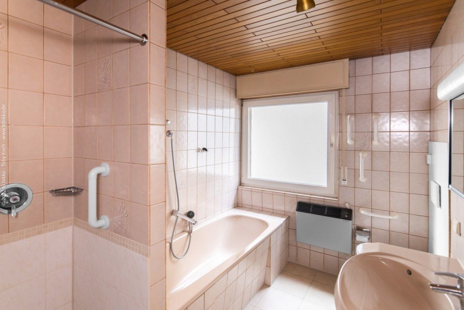 Badezimmer EG Bild 2 Einfamilienhaus M�rfelden-Walldorf