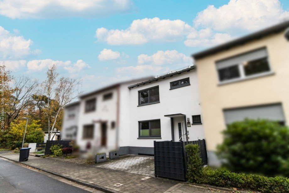 Stra�enansicht Reihenmittelhaus Neu-Isenburg