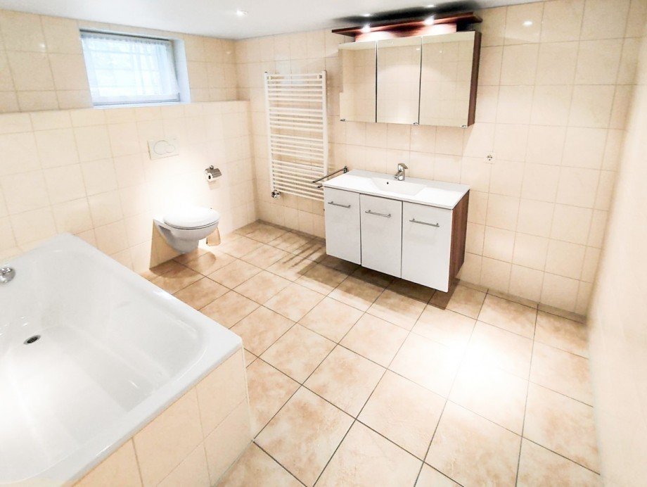 Badezimmer Hinterhaus Einfamilienhaus Neu-Isenburg
