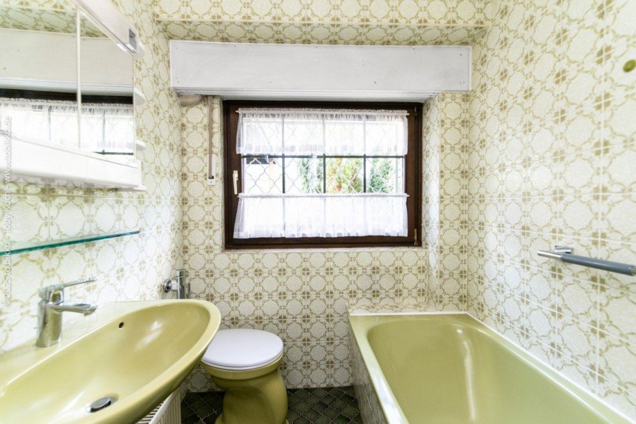 Badezimmer EG Mehrfamilienhaus Neu-Isenburg