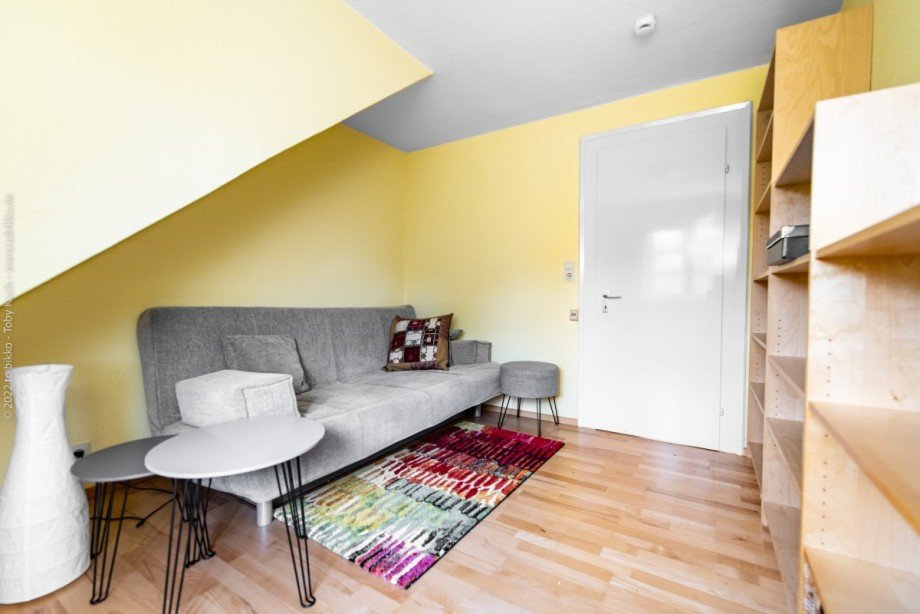 Wohnzimmer Wohnung DG Mehrfamilienhaus Neu-Isenburg