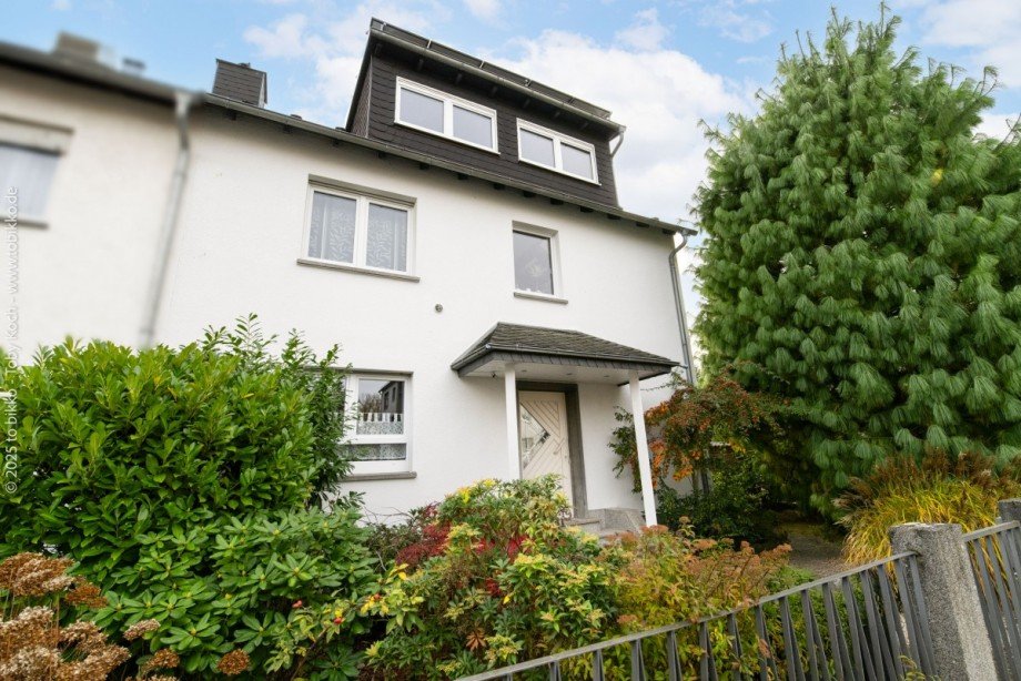 Stra�enansicht Doppelhaush�lfte Neu-Isenburg