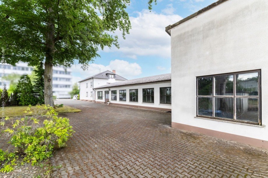 Werkshalle mit Wohnhaus Zweifamilienhaus Neu-Isenburg
